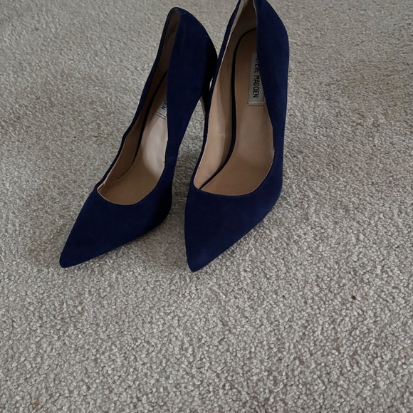 Steve Madden Daisie Pump - Navy Suede - Picture 3 of 3